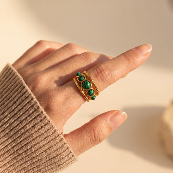 Anillo Amuleto- Moldavita
