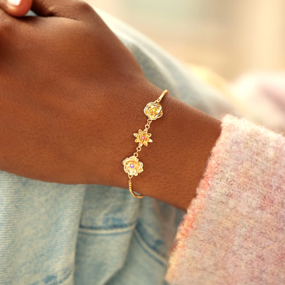 Pulsera con flores de nacimiento