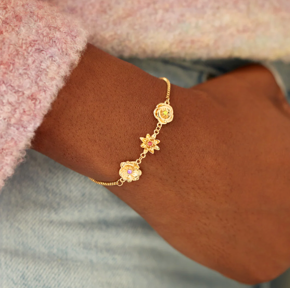 Pulsera con flores de nacimiento